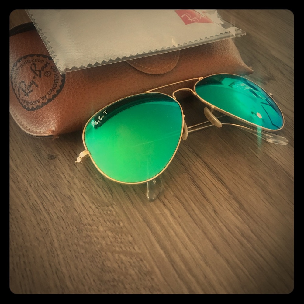 Green Polarized Ray-Ban Aviator Sunglasses